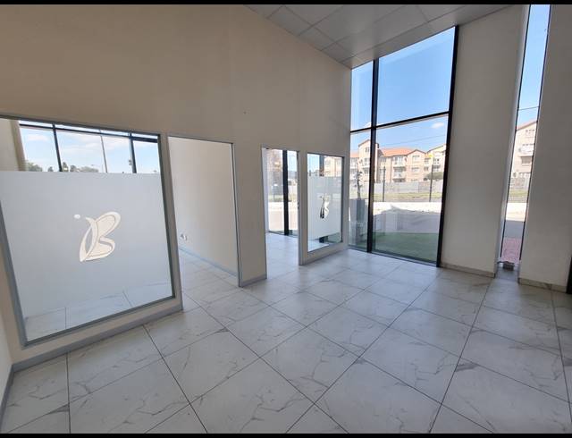 1,260M² WAREHOUSE TO LET IN ORMONDE